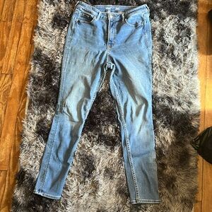 Old Navy rockstar stuperskinny jeans